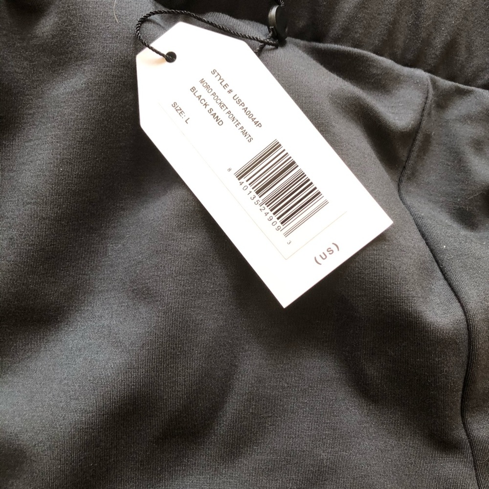 Universal Standard Sz L Moros in Black Sand